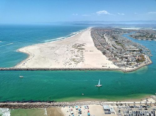 3713 Sunset Ln, Oxnard CA  93035-4133 exterior