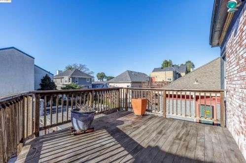 1115 Chestnut St, Oakland CA 94607-2874 exterior