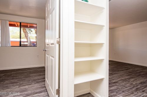 350 Silverbell Rd, Tucson AZ  85745-2639 exterior