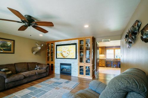 1194 Cormier Rd, Green Bay, WI 54304-4273