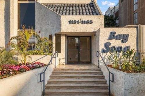 1155 Pacific Beach Dr, San Diego CA  92109-5149 exterior