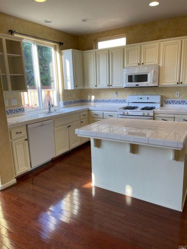 681 Decanter Cir, Windsor CA  95492-9630 exterior