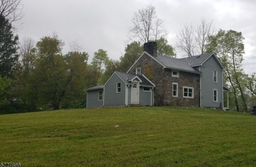 5 Pierson Ln, Oxford NJ  07863-3278 exterior