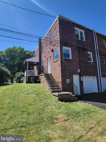 705 37th St, Wilmington, DE 19802-2083