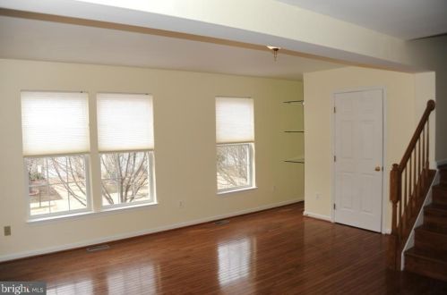 6411 Lureta Ann Ln, Springfield VA  22150-7831 exterior