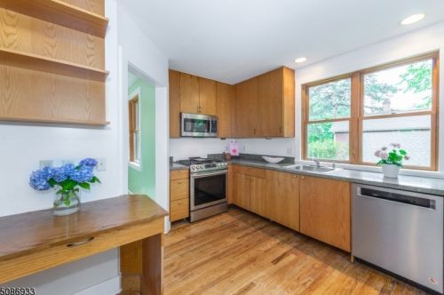 52 Clark St, Glen Ridge NJ  07028-2208 exterior