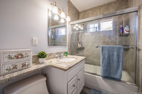 21825 Ravenna Ave, Long Beach CA  90745-3132 exterior