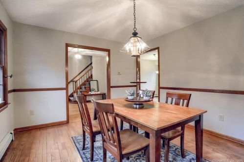 8 Thunder Ridge Rd, Sandy Hook CT  06482-1643 exterior