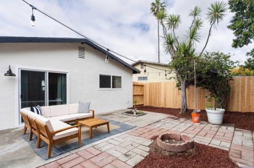 4275 Raquel Dr, Oceanside CA  92056-4729 exterior