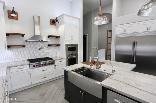 1084 Enfield Pl, Chandler, AZ 85286-6316
