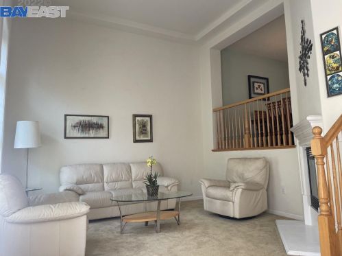 3725 Whitworth Dr, Pleasanton CA  94568-1377 exterior