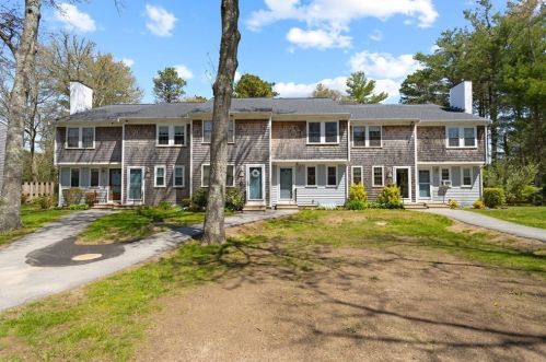 300 Falmouth Rd, Mashpee MA 02649-2669 exterior