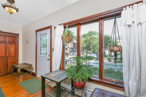 15 16th St, New Hyde Park NY  11040-4914 exterior