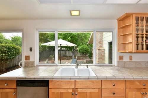 183 Mountain Vista Pl, Santa Rosa, CA 95409-6411