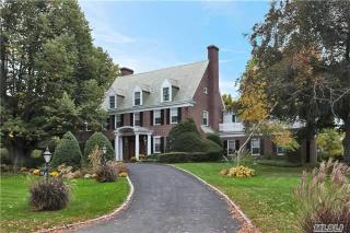 115 Cedar Ave, Hewlett, NY 11557-2413