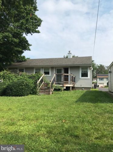 310 Maple Ave, Southampton PA  18966-3236 exterior