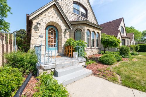 5518 Auer Ave, Milwaukee, WI 53216-3132