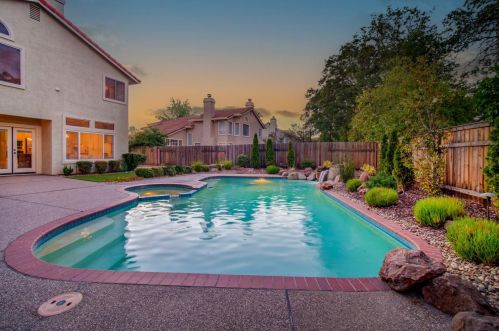 111 Burrill Dr, Folsom CA  95630-2270 exterior