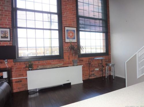 25 Grand St, Norwalk CT  06851-3521 exterior