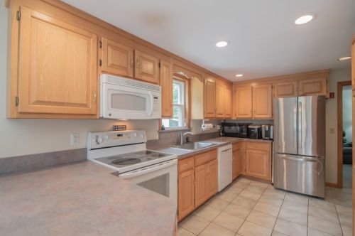23 Smith Corner Rd, Newton NH  03858-4008 exterior