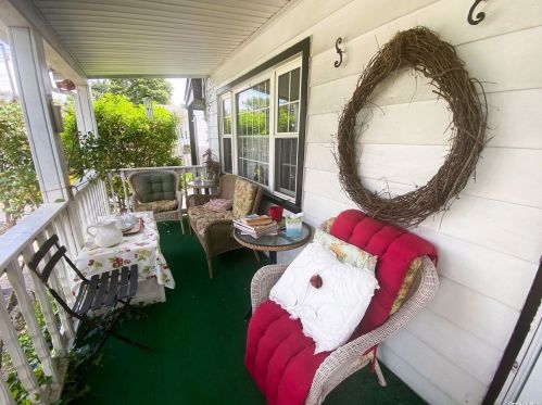 334 Gillette St, Huntington Station NY  11746-7028 exterior