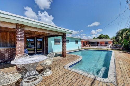 709 Lindell Blvd, Delray Beach FL  33444-2019 exterior