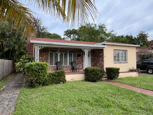 711 36th St, West Palm Beach, FL 33404-2118