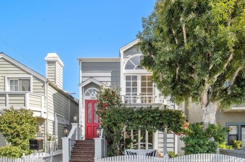 226 9 St, Huntington Beach CA 92648-4635 exterior