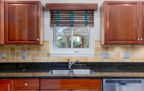 8526 Woodcreek Dr, Florence KY  41042-8237 exterior