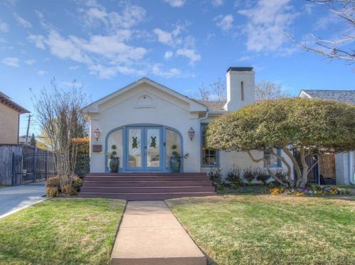 3759 4th St, Fort Worth, TX 76107-2055