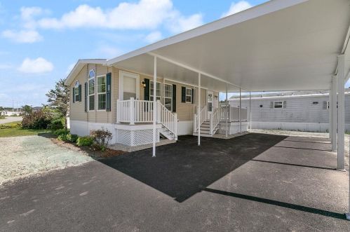 53 Hagop Rd, Salem NH 03079-3709 exterior