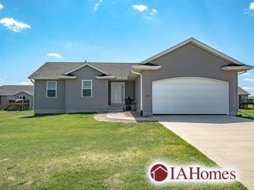 4573 Meadow Creek Dr, Covington, IA 52324-5700