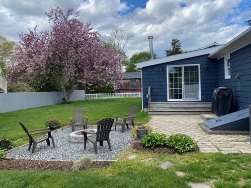 35 Overlook Rd, South Kingstown RI  02882-1246 exterior