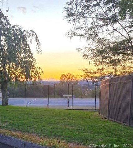 27 Crows Nest Ln, Danbury CT  06810-7056 exterior