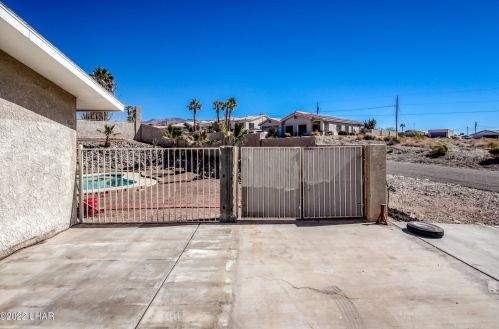 3746 Mission Dr, Lake Havasu City, AZ 86406-4249