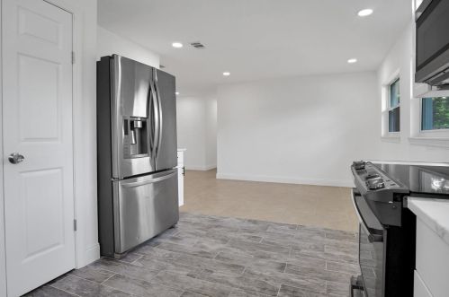 10 Celeste St, Apopka FL  32703-7502 exterior