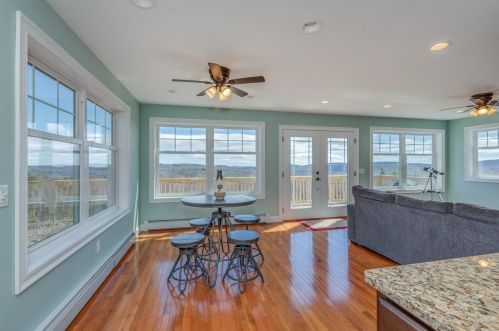 875 Valley Rd, Washington NH  03280-3122 exterior