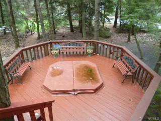 120 Lake Shore Dr, Rock Hill NY  12775-6523 exterior