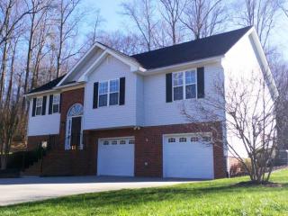 170 New Hampton Ct, Winston Salem, NC 27103-2068
