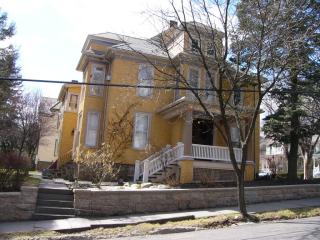 601 Thomas St, Stroudsburg PA  18360-2106 exterior