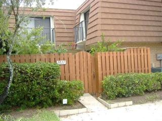 3021 30 Ct, Jupiter FL  33477-9368 exterior