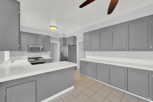 206 Donegal Ct, Vacaville CA  95688-9217 exterior