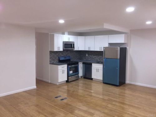 3324 Gunther Ave, Bronx, NY 10469-2728