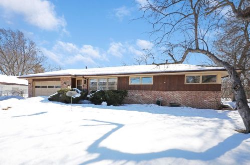 2305 5th St, Saint Paul, MN 55112-6538