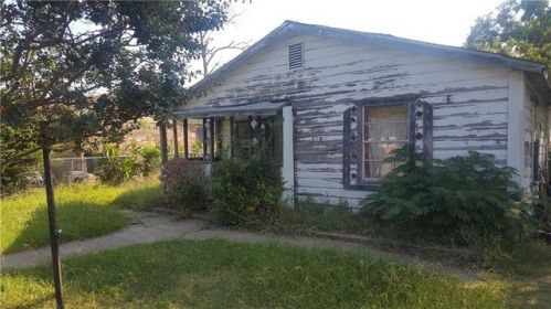 1303 Rockwall Ave, Terrell, TX 75160-1748