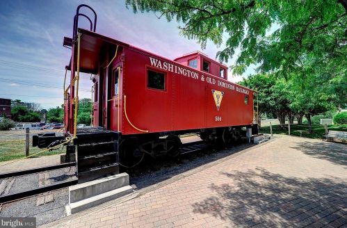 1125 Artic Quill Rd, Herndon VA  20170-3603 exterior