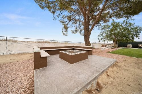 26558 Lakeview Dr, Helendale CA  92342-7804 exterior