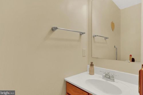 3244 Jonagold Dr, Harrisburg PA 17110-9129 exterior