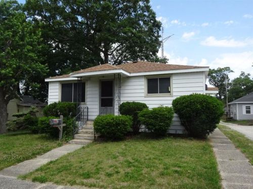 303 Lake St, Bass Lake, IN 46534-1224