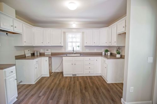 29 Theresa Ave, Salem NH  03079-3959 exterior